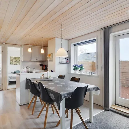 Gisl - 400m From The Sea By Interhome Vakantiehuis *